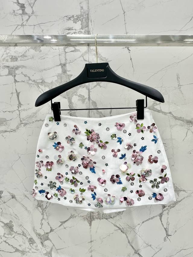 Valentino Floral Pants Pair with a Floral Top A Valentino floral culottes will i