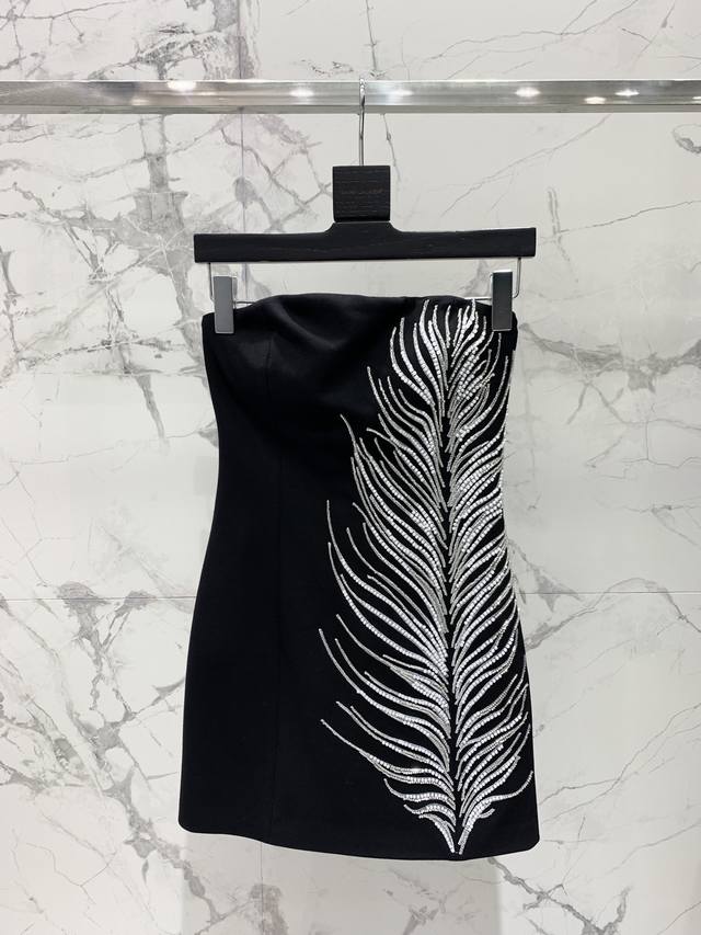Ysl Strapless Feather Dress Exclusive first release Flowing and elegant! This he
