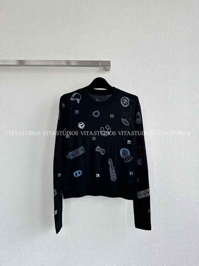 New product pre-sale Patterned printed sweater The dark blue wool top is used as