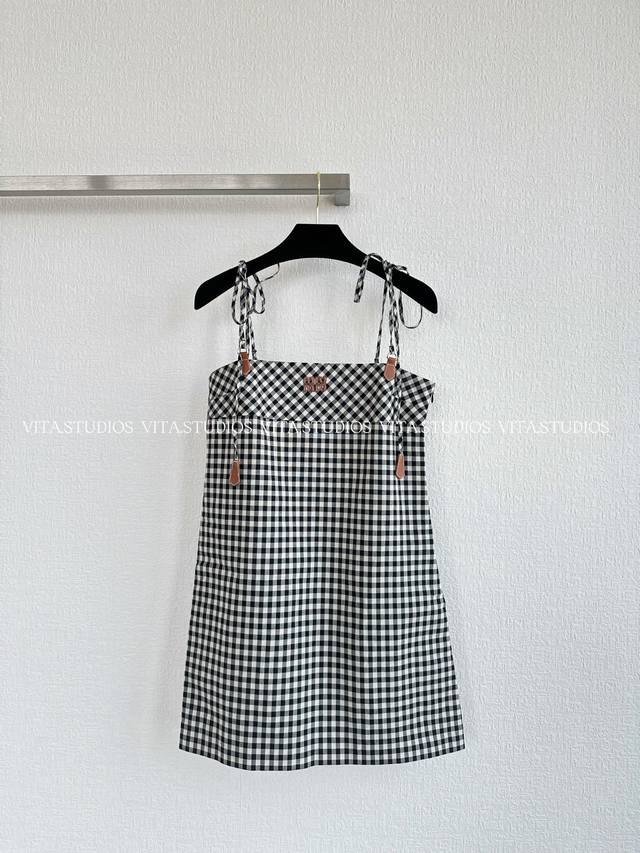 Hot-selling item in stock Black and white plaid suspender dress Made of 100% cot
