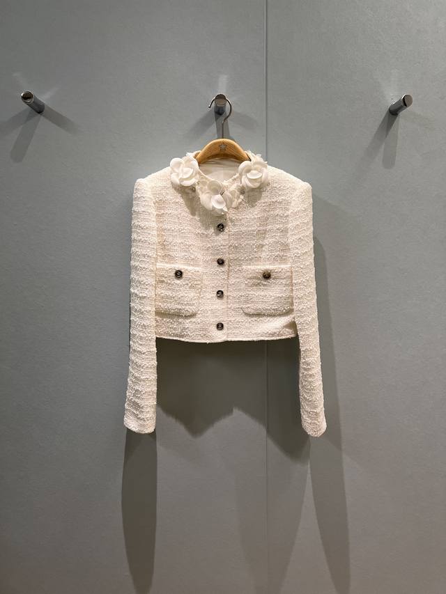 New three-dimensional flower collar decorated tweed jacket exquisite diamond ca