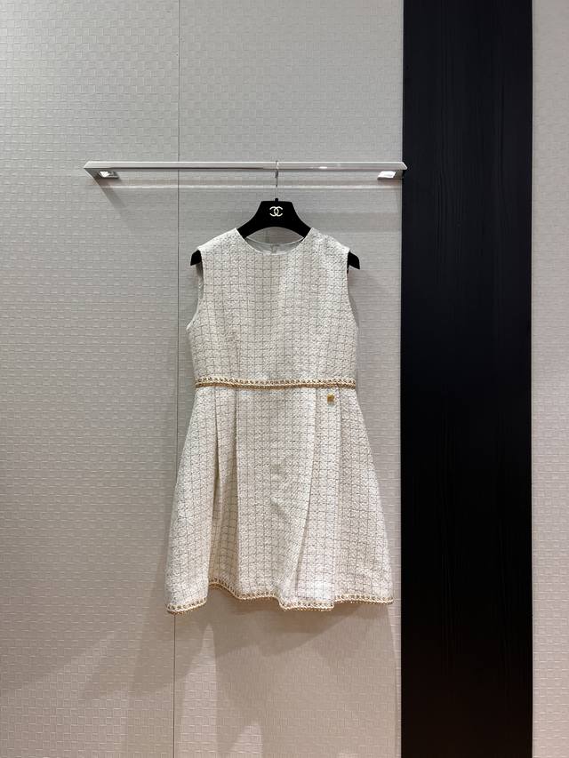 25A New catwalk plaid white tweed sleeveless dress with gold braided belt decora