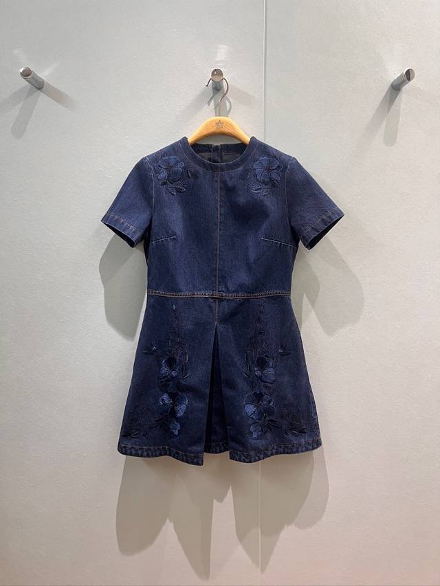New heavy-duty embroidered floral round neck short-sleeved denim dress with ple