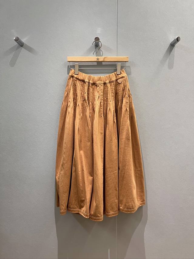 New retro style, distressed, washed, heavily crafted, striped, pleated, elastic