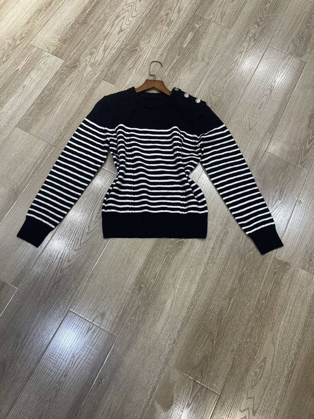 New ultra-fine cotton simple round neck black and white striped French knitted