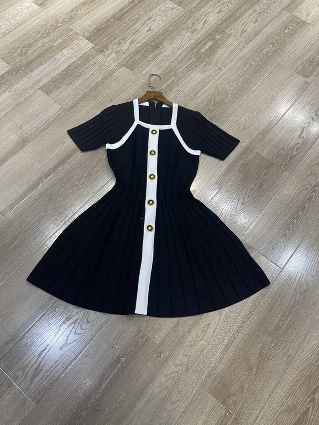 New Contrast color pleated dress Sml