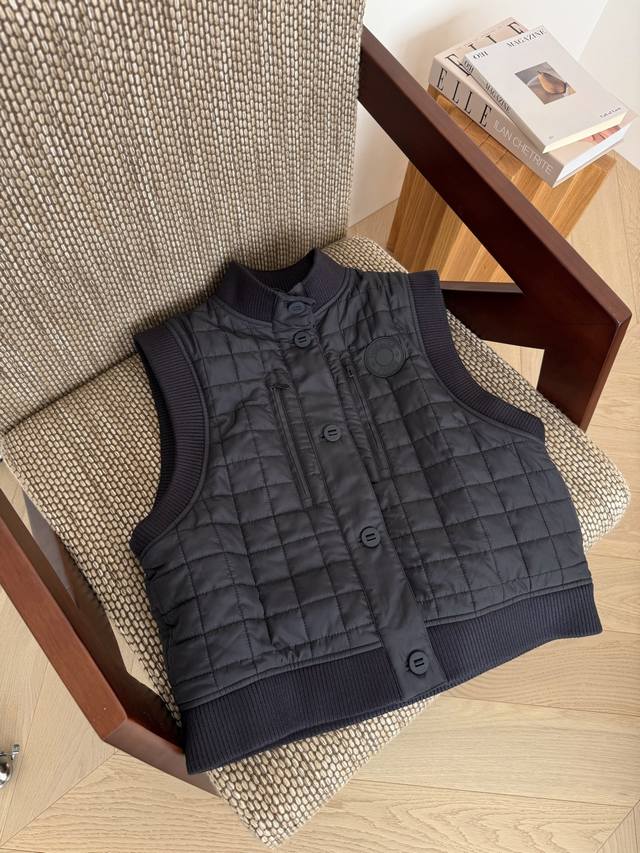 25Fw's new quilted vest with threaded stitching offers a refined, vintage feel.