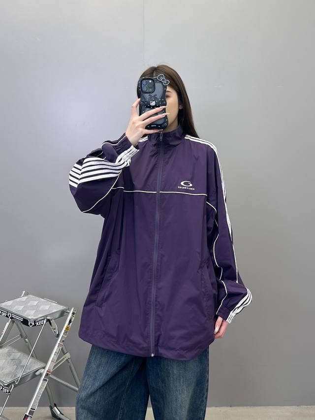 Paris | New trench coat jacket, with front and back embroidery and five side st