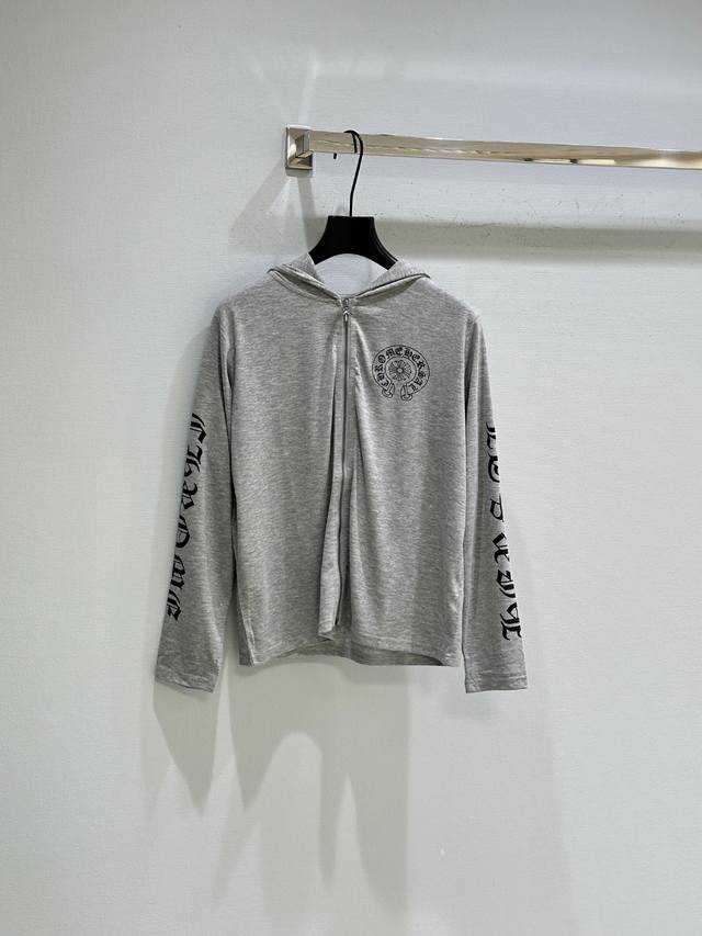 25Ss Early Fall New Arrivals! Horseshoe embroidery in Sanskrit on the chest comp