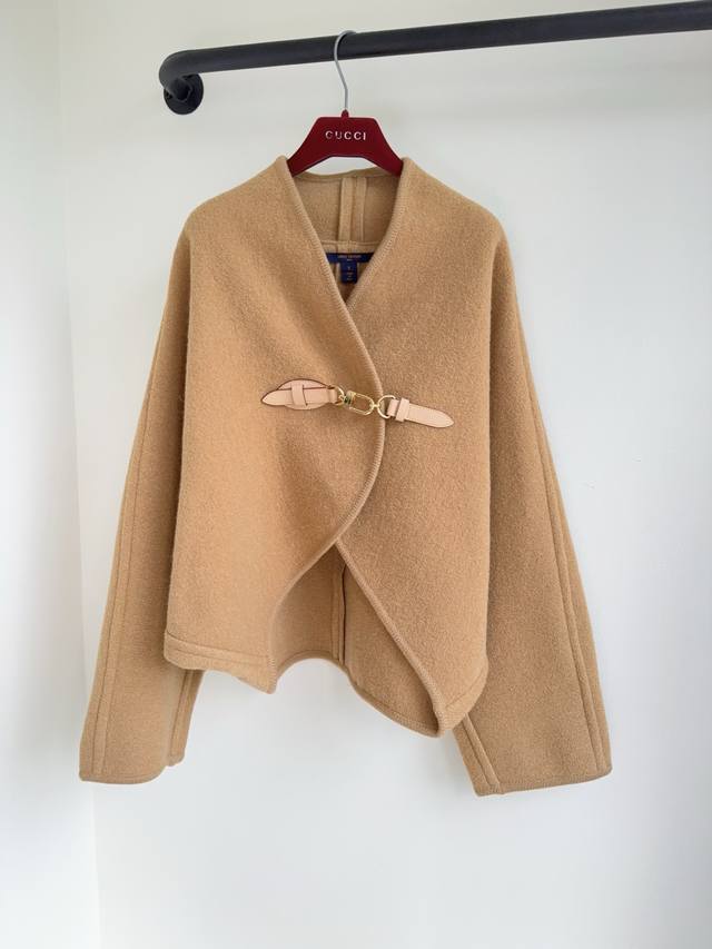 Top-of-the-line Louis25 autumn new custom-made wool cape coat with metal leather