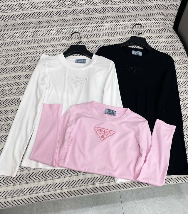 25Ss New autumn and winter style Prada simple embroidered triangle logo long-sle