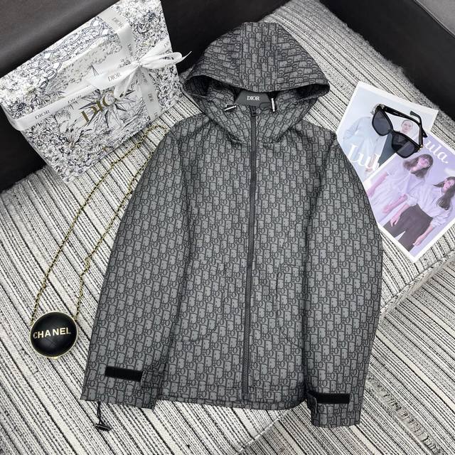 Highly recommend the 25th year early autumn series Dio* new hooded windbreaker j