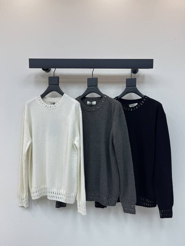 Fend*25 Early Fall new round-neck knitted sweater with rhinestone hem. Custom-ma