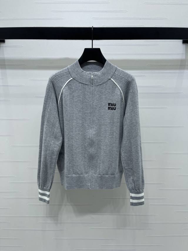 New, original, high-quality, Miumi* 2025 Early Fall collection! Contrast-colore