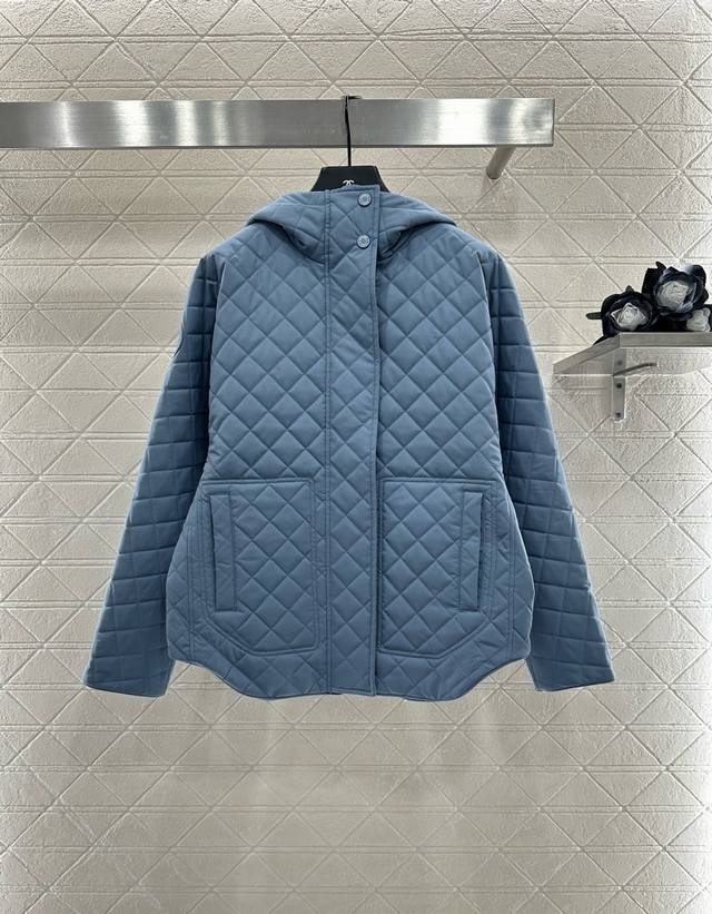 Herme* 2025 new arrivals : Reversible quilted jacket with concealed hood. Custo