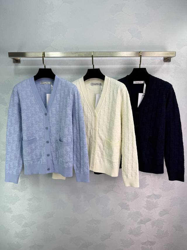 Dio* Letter jacquard V-neck cardigan in three colors! Soft and comfortable fabri