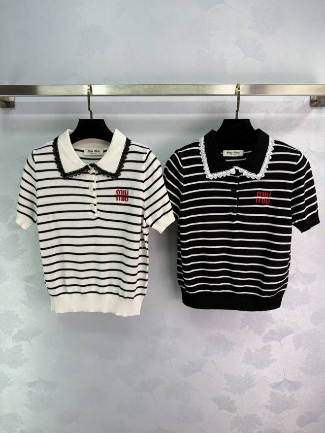 Miu* 2025 new black and white striped knit short-sleeve top features red logo em