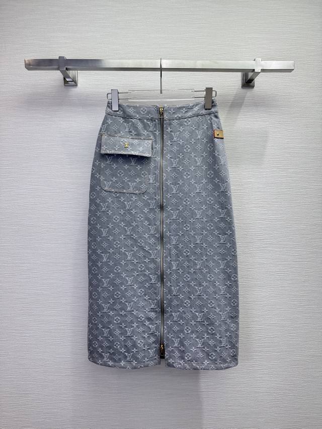 Louis Vuitto* 25Ss new denim skirt, denim monogram jacquard fabric, stylish and