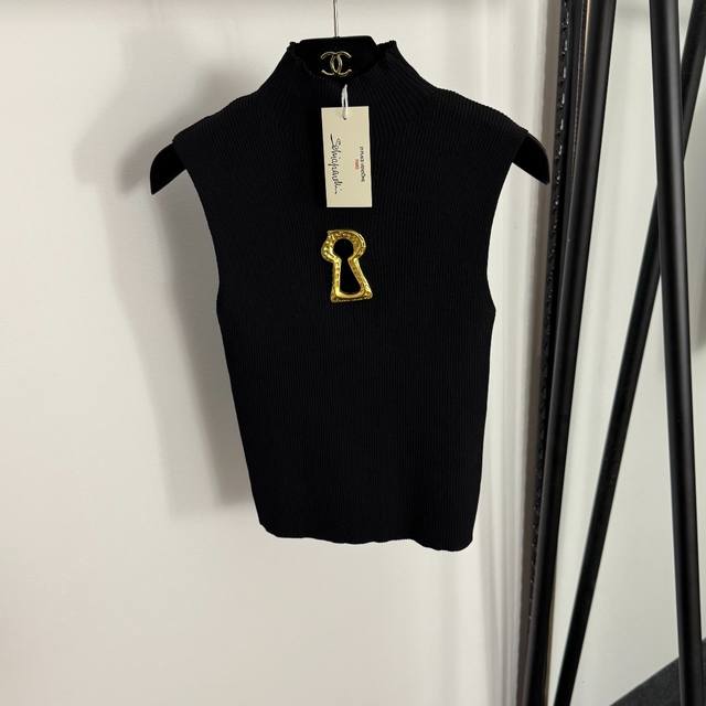 Style No. 20254951 Schiaparelli's latest half-high collar slim-fit knit vest wi