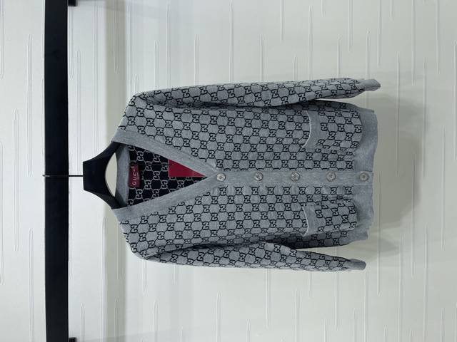 New, original, high-quality Gucc* 2025 Early Fall collection! Reversible jacqua