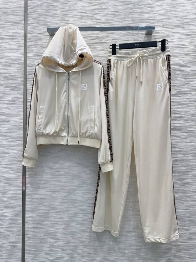 Fend* 2025Fw new velvet suits are easy on the eyes. High-density, stylish and ca