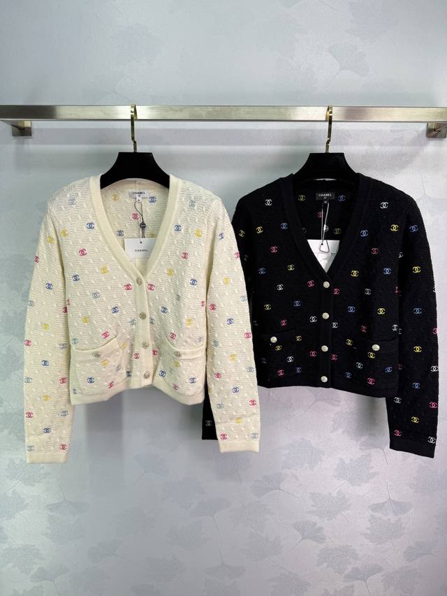 Ch* 2025 Early Fall new colorful logo embroidered small double C long-sleeved V-