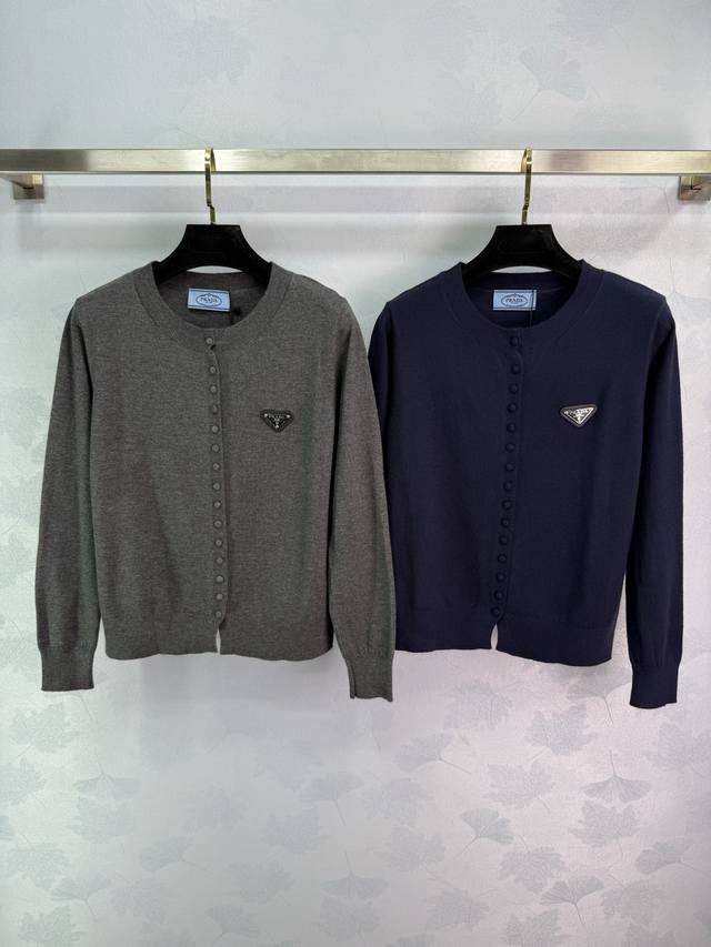 prad* 2025 Early Fall new solid-color knitted round-neck long-sleeved cardigan!