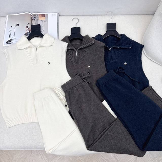 Her 25Ss's latest autumn/winter lazy-style wool suit. A half-open sleeveless woo