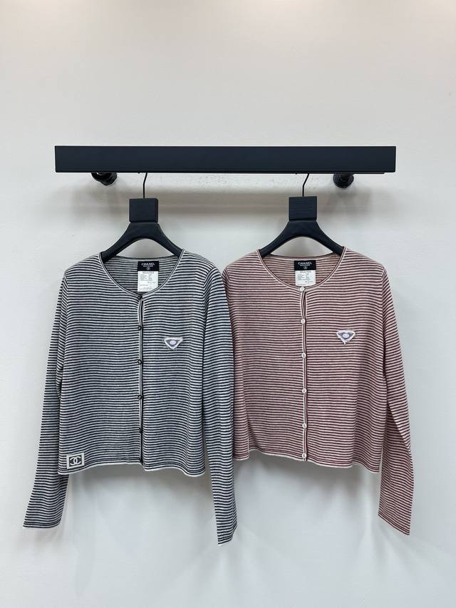 Chane*25 New Early Autumn Round Neck Striped Cashmere Cardigan The double C tria
