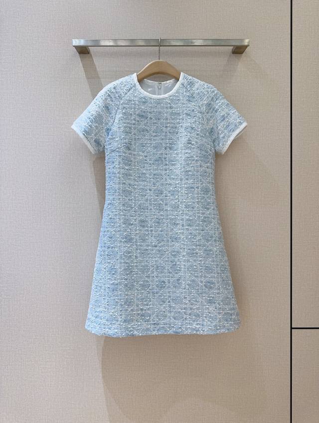 New arrival! Retro-style checkered dress. Featuring classic plaid elements and