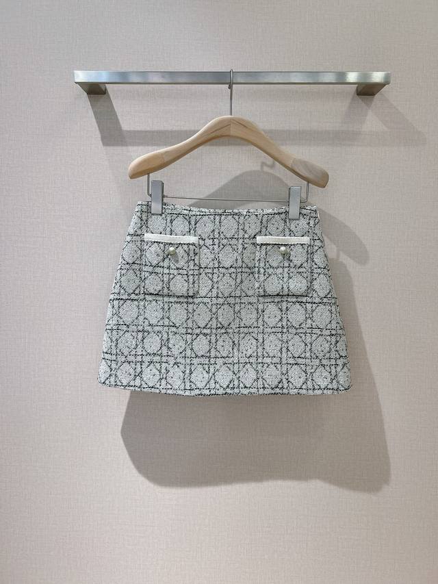 Dio*R's new autumn and winter rattan check skirt . The classic Princess Diana r