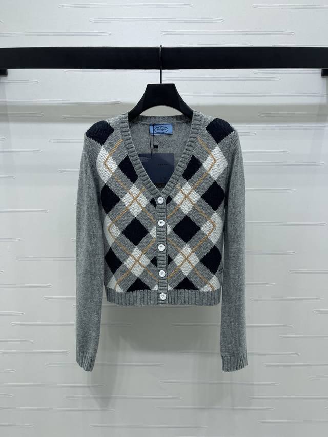 New, original, high-quality, prad* 2025 Early Fall collection! Diamond-knit lon