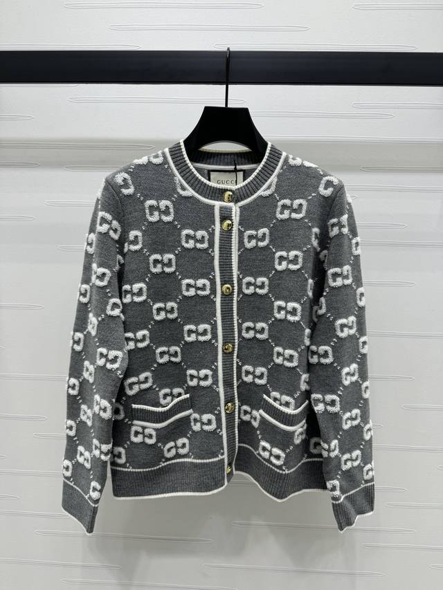 New, original, high-quality Gucc* from the latest Early Fall 2025 collection! G