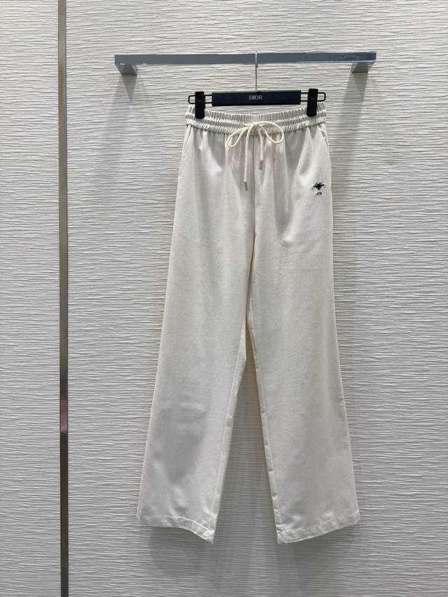 Christian Dio* 2025Fw new trousers are not picky about body shape and are especi