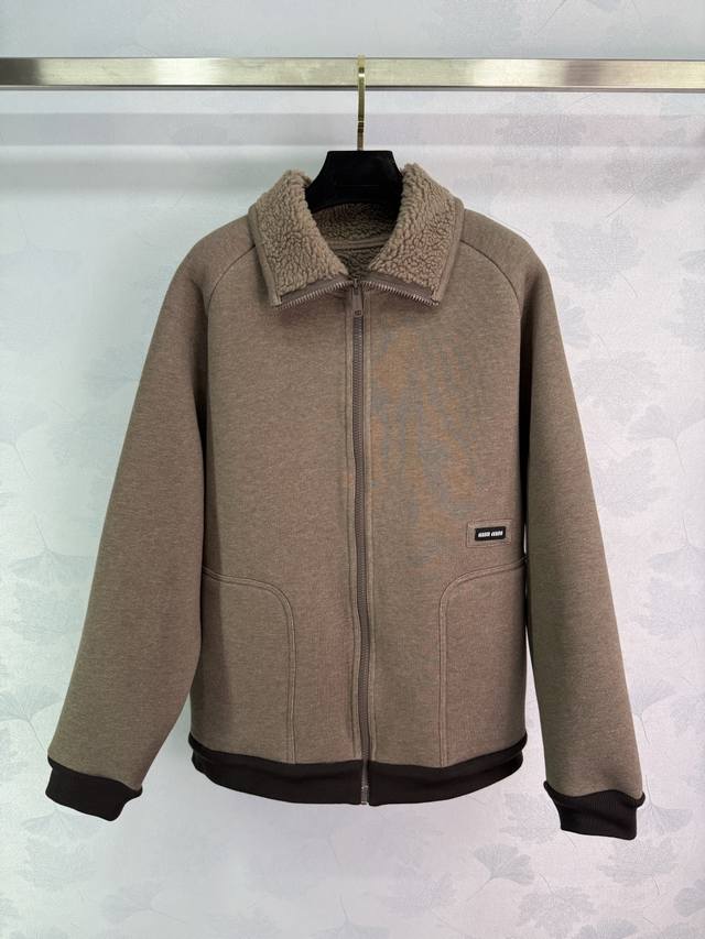 Miu*25 new fall/winter jacket, classic brown lambskin. Stand collar, zipper desi