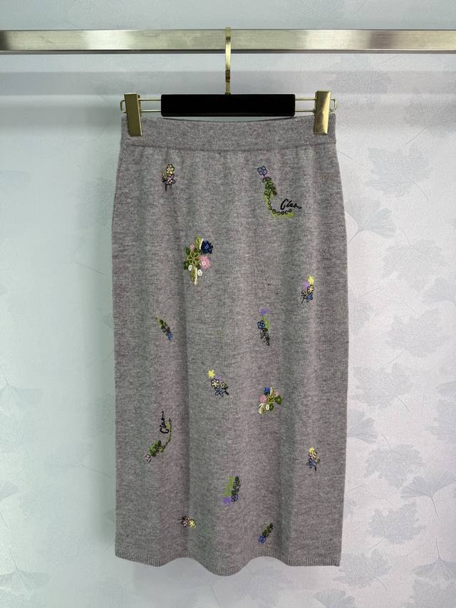 Er*25 Early Fall New 1980 Collection Cashmere Maxi Skirt with Heavy-Crafted Inta