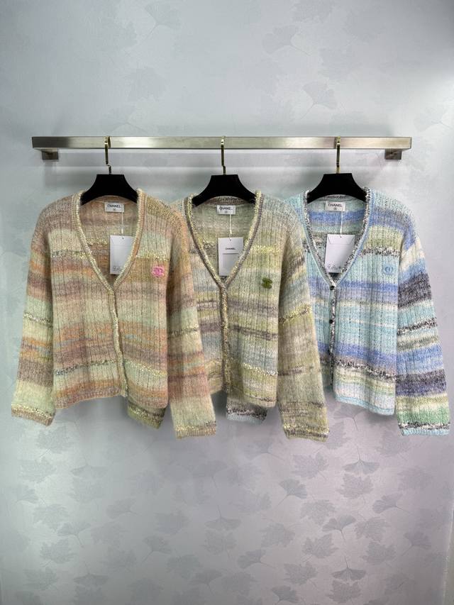 Ch*25 New early fall striped V-neck cardigan. Each piece features a unique, oil
