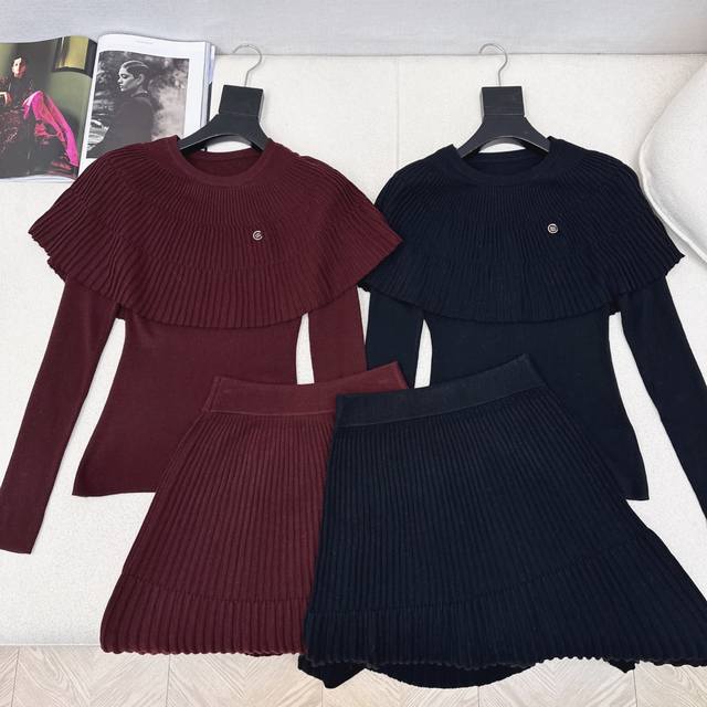 Exclusive Miu 25Ss knitted suit, the latest early fall design. This faux-cape s