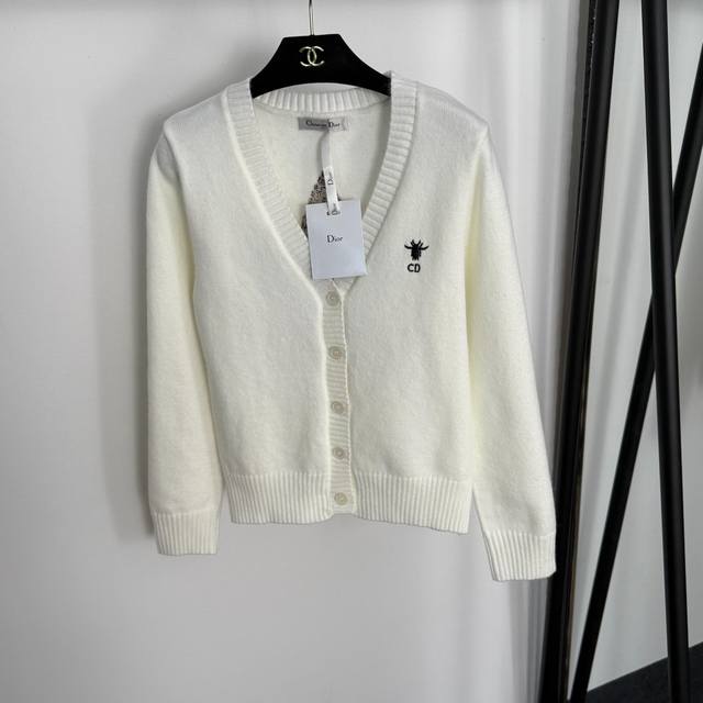 Style No. 20255342 Dio* New Cd Bee Back Five-Pointed Star Embroidered Flower V-