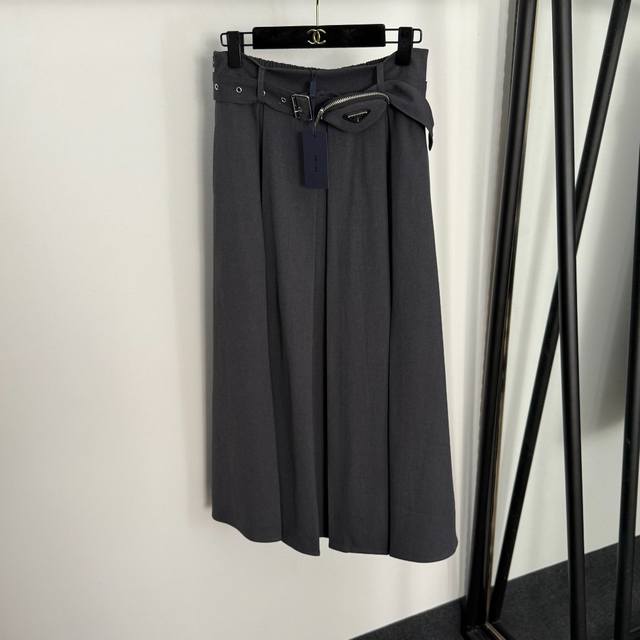Style No. 20255333 prad* new logo triangle zipper waist bag pleated skirt, gray