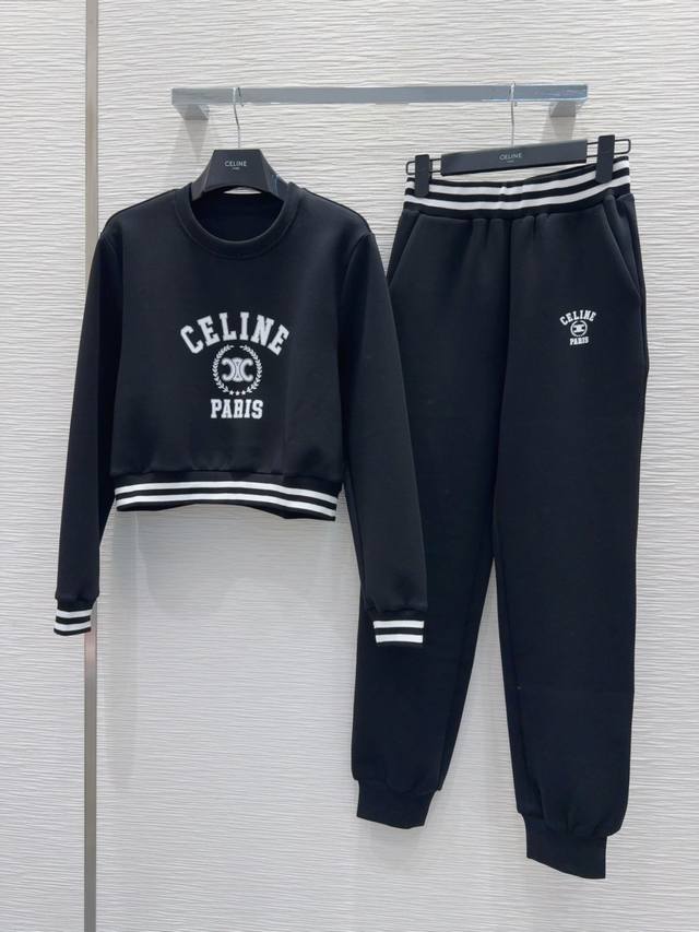 Celin*'s new 2025Fw suits are slimming and stylish, creating an elegant and styl