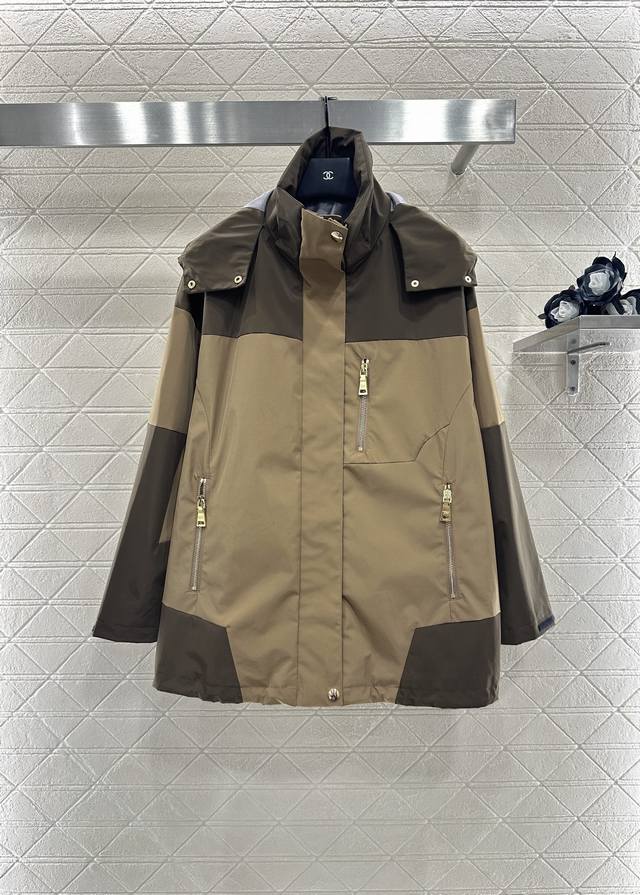 prad*2025 New Arrival: Hooded Jacket. Made from imported Yb nylon, this jacket b