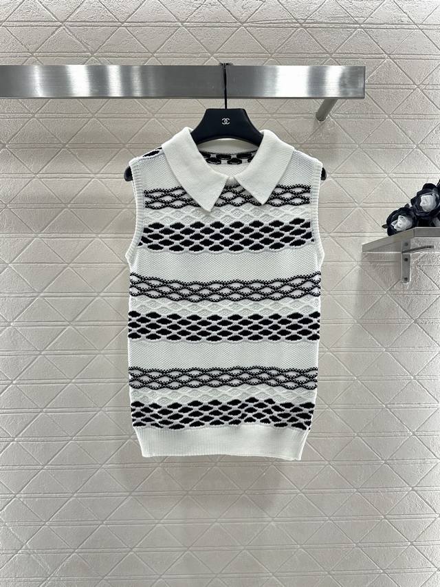 Loew* 2025 New Arrivals: Lapel Striped Knit Vest. Woven from custom Yb wool yarn