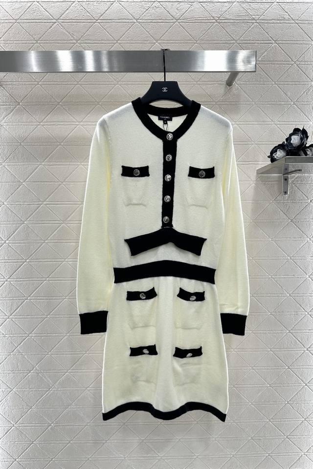 Chane*2025 New Arrivals: Knitted Long-Sleeved Dress. Custom-woven from Yb wool y