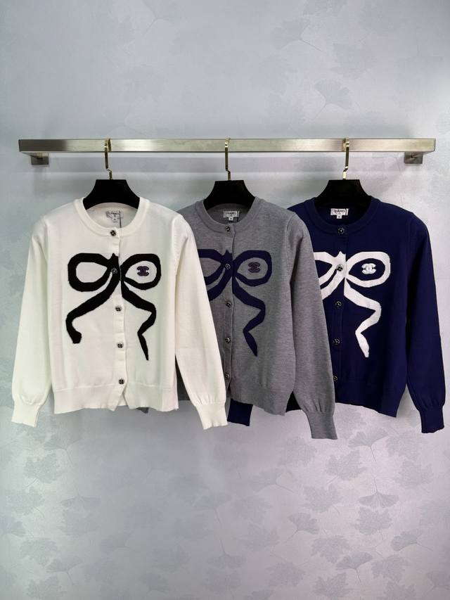 Ch*25 New early fall bow-knitted round-neck cardigan. Large bow pattern on the c