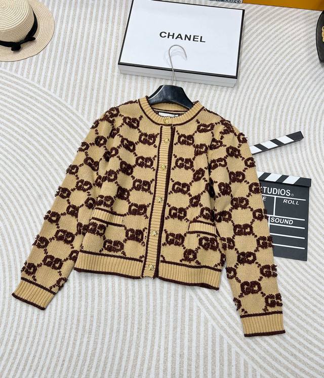 Gucci classic monogram jacquard knitted wool round neck cardiganClassic versatil