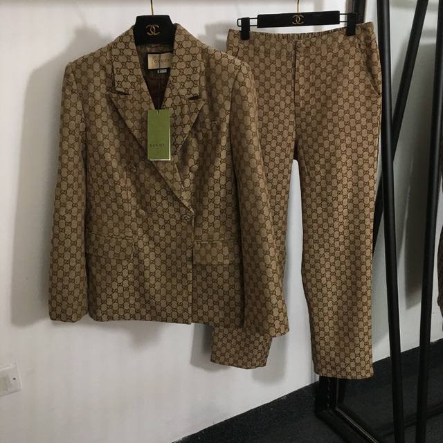 Style No. 5905 Gucc* new suit, monogram Gg jacquard double-breasted slim long-s