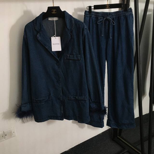 Style No. 0863 Valentin's newest casual denim suit, featuring a long-sleeved de