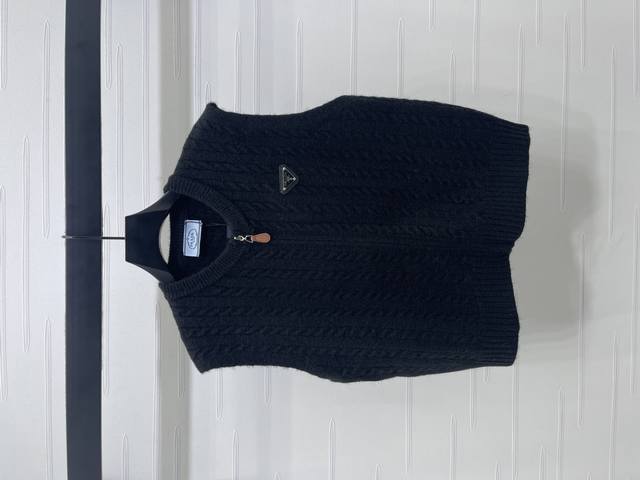 New arrival, original, high-quality, prad*, from the latest 2025 Early Fall col