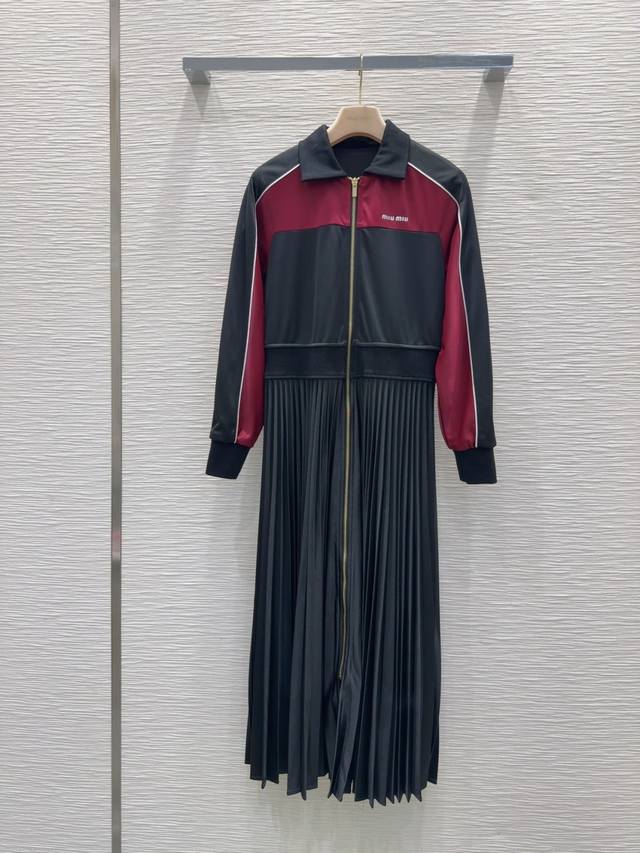 Miu Mi* 2025Fw new colorblock dress is full of fashion and high-end feeling. It